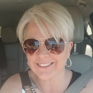 Meet your Posher, Cassandra